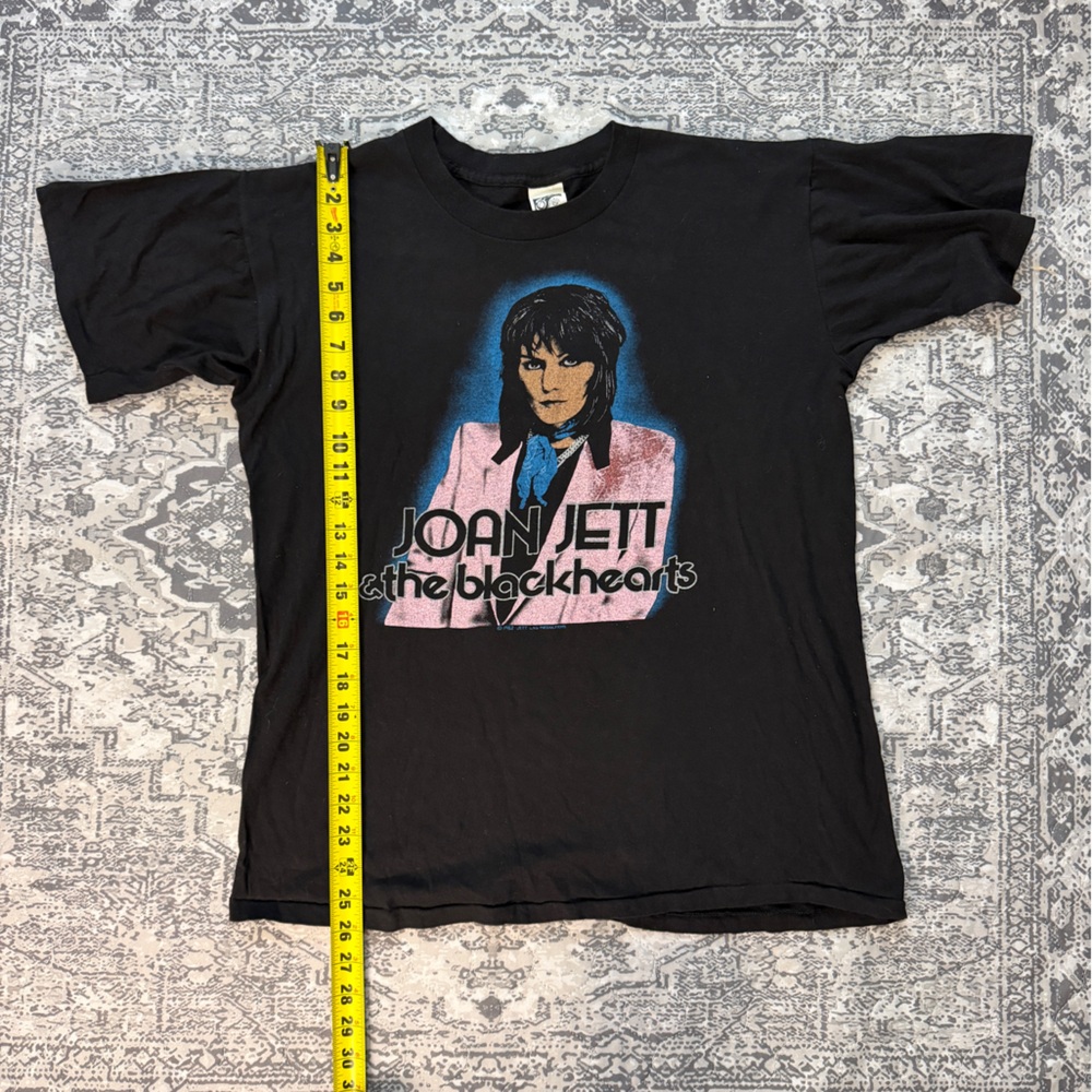 Joan Jett & The Blackhearts Vintage Band Concert Tshirt 1982 I Love Rock & Roll - Picture 5 of 11